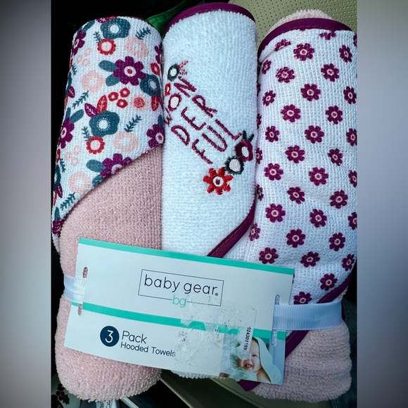 Baby Gear Other - Baby Gear Hooded Towel 3-Pack – White, Pink, Maroon & Floral